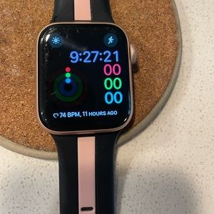 Apple Watch series 5 with GPS; 40mm Rose Gold Aluminum & charging cord